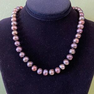 Elegant Black Pearl Necklace